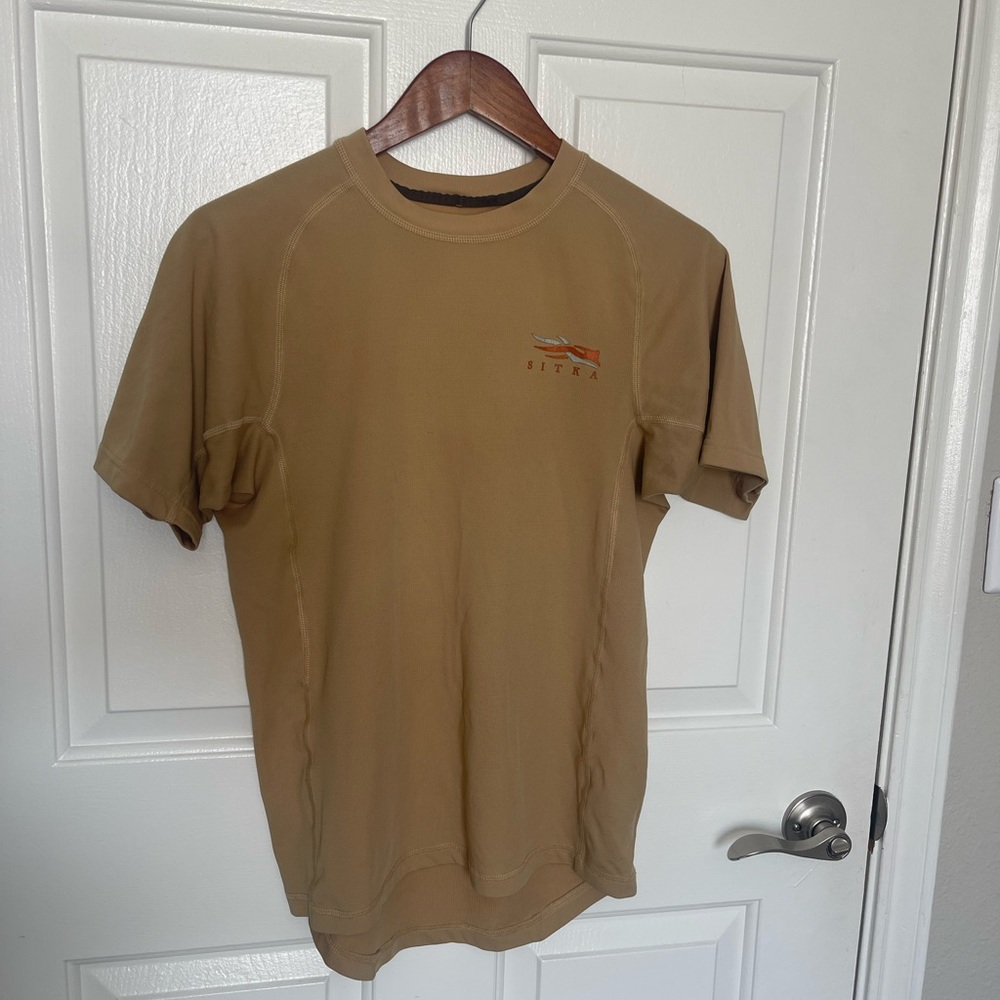 Sitka - Mens compression shirt. Medium.